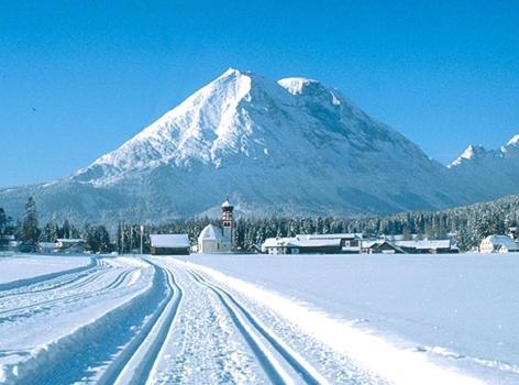 Hotel Hochland Лойташ Екстериор снимка